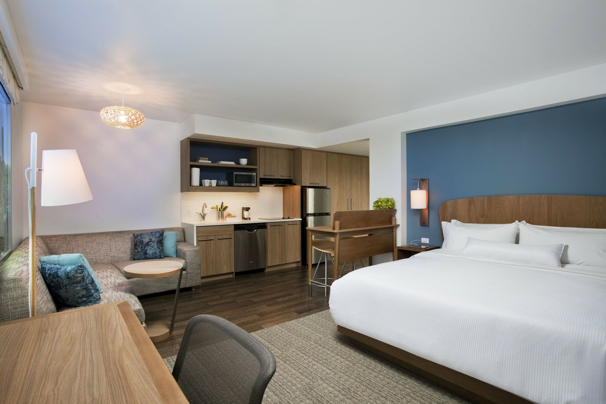 Element West Hotel 3*
